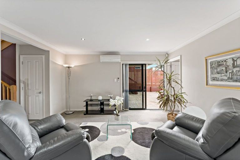 Photo of property in 157e Hobsonville Road, West Harbour, Auckland, 0618