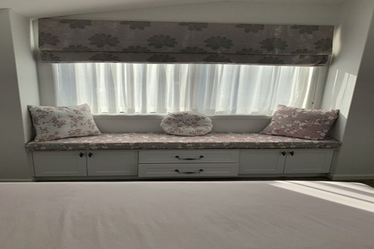 Photo of property in 17 Para Close, Fairview Heights, Auckland, 0632