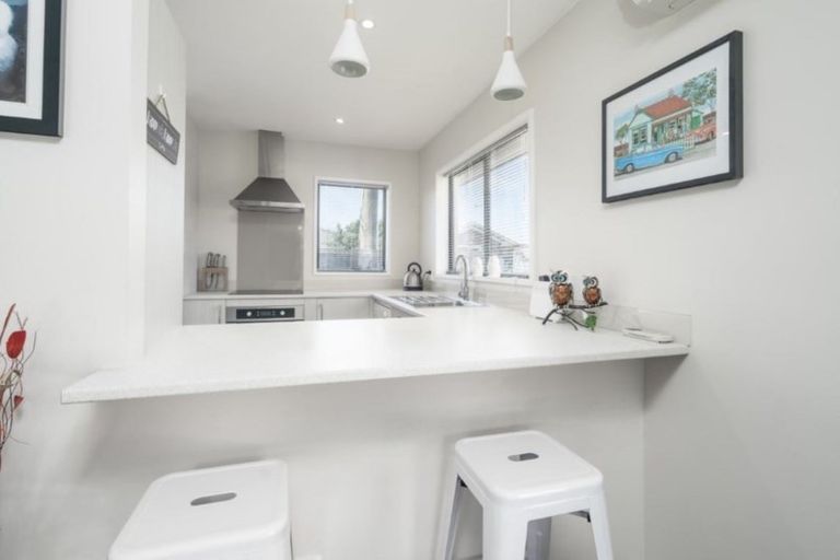 Photo of property in 2/13 Colac Street, Avondale, Christchurch, 8061