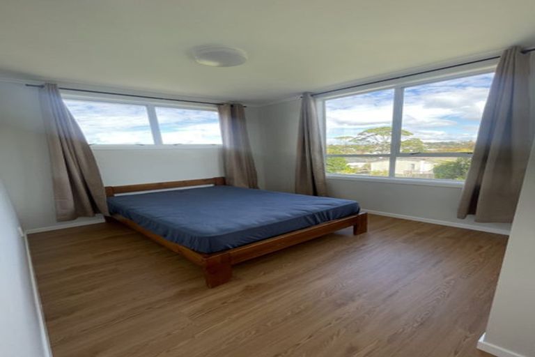 Photo of property in 1/22 Edgeworth Road, Glenfield, Auckland, 0629