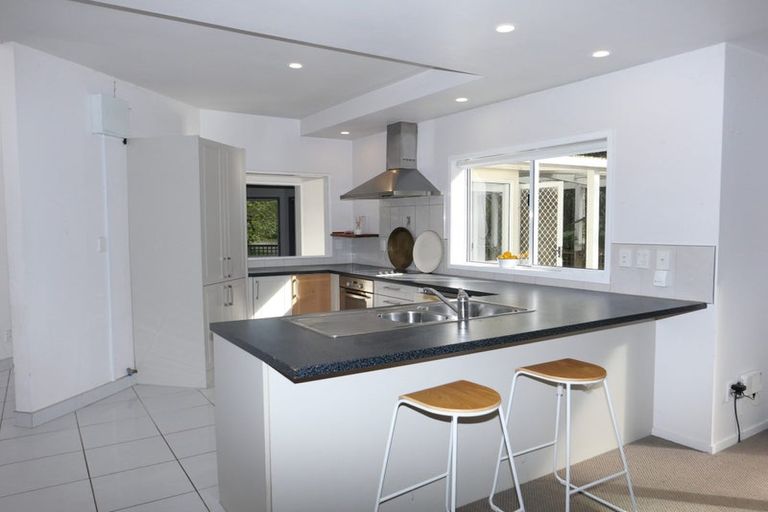 Photo of property in 45 Greenaway Road, Waikanae, 5036