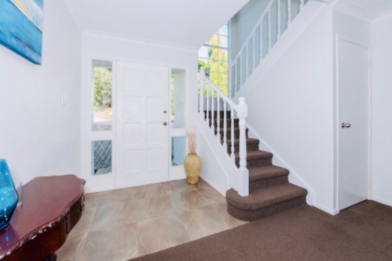 Photo of property in 24 Venus Place, Half Moon Bay, Auckland, 2012