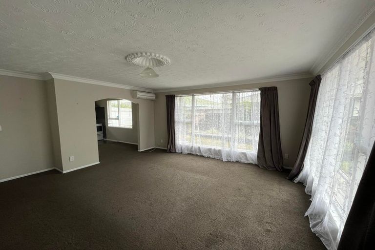 Photo of property in 1/14a Branksome Place, Parklands, Christchurch, 8083