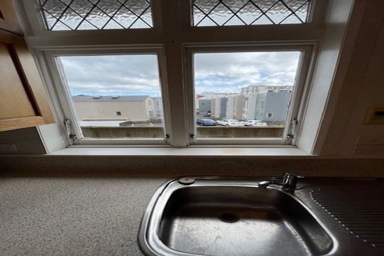 Photo of property in 35 Roxburgh Street, Mount Victoria, Wellington, 6011