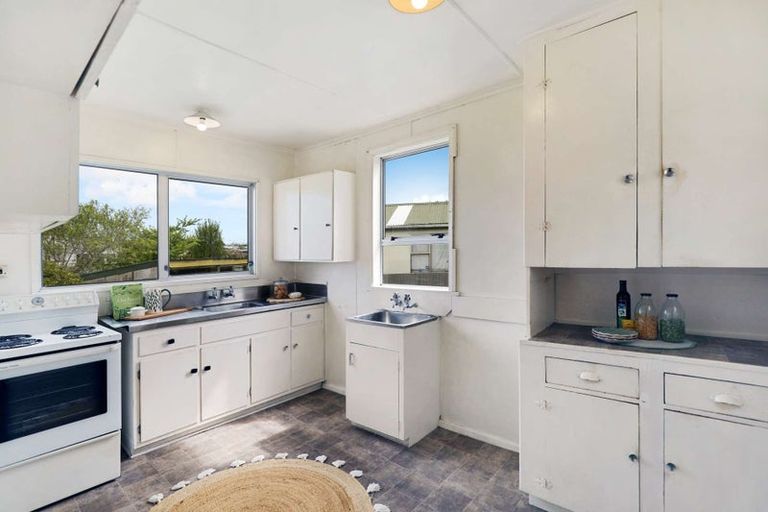 Photo of property in 15 Burton Avenue, Whanganui East, Whanganui, 4500