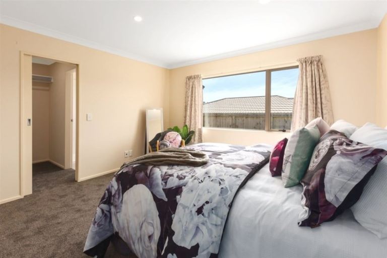 Photo of property in 79 Staithes Drive North, Whitby, Porirua, 5024