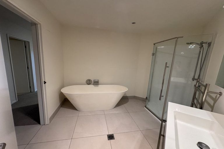 Photo of property in 1/5 Princes Street, Northcote Point, Auckland, 0627