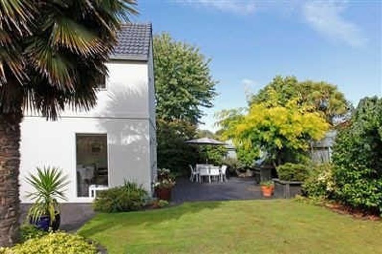 Photo of property in 276 Memorial Avenue, Burnside, Christchurch, 8053