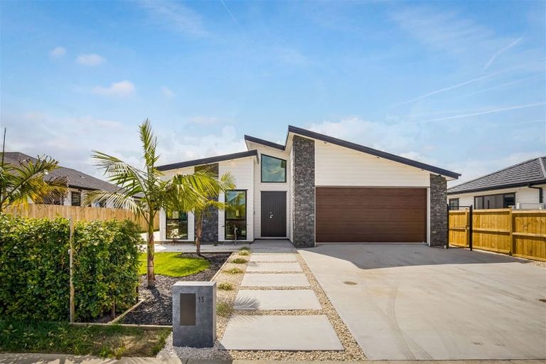 Photo of property in 15 Cutfield Lane, Kumeu, 0810