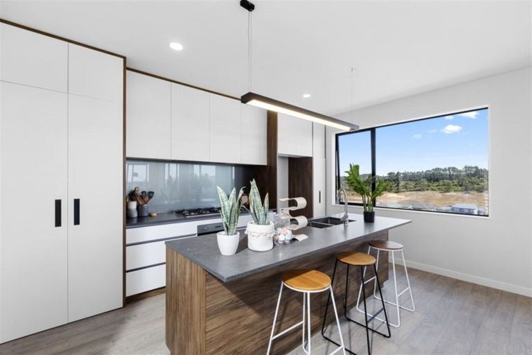 Photo of property in 2 Takurua Terrace, Orewa, 0931