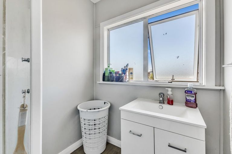 Photo of property in 20 Cook Street, Marfell, New Plymouth, 4310