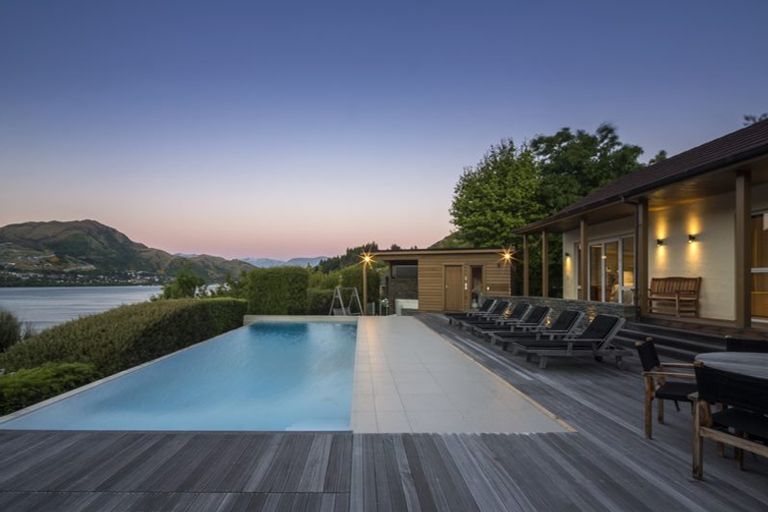 Photo of property in 371 Peninsula Road, Kelvin Heights, Queenstown, 9300