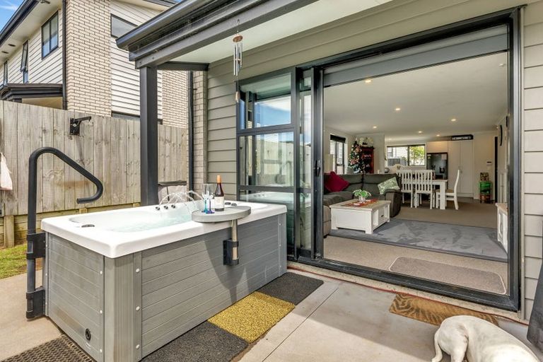 Photo of property in 90 Banks Street, Marfell, New Plymouth, 4310