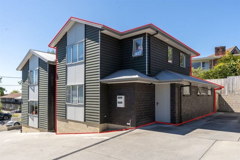 Photo of property in 2/30 Hunter Street, Hamilton Lake, Hamilton, 3204