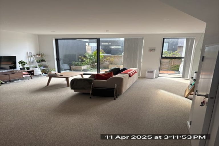 Photo of property in 2/210 Karori Road, Karori, Wellington, 6012