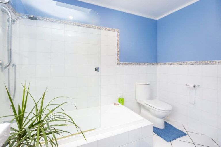 Photo of property in 2/464 Stokes Valley Road, Stokes Valley, Lower Hutt, 5019