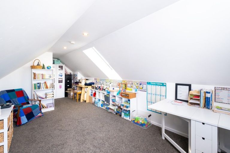 Photo of property in 21 Napier Street, Jervoistown, Napier, 4112