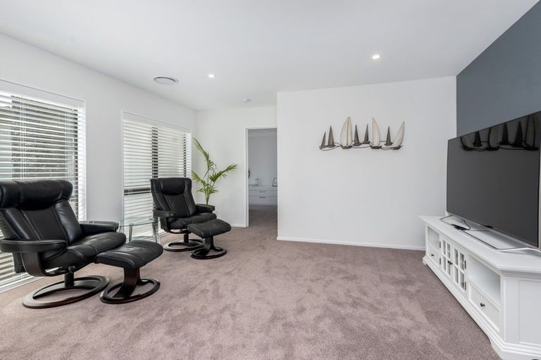 Photo of property in 6a Hostel Access Road, Eastern Beach, Auckland, 2012