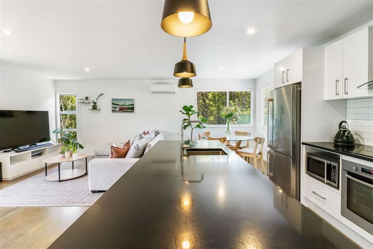 Photo of property in 63 Lynn Road, Bayview, Auckland, 0629