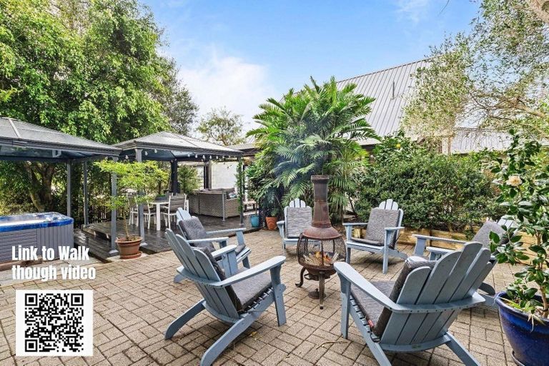 Photo of property in 2/1 Tern Place, Unsworth Heights, Auckland, 0632
