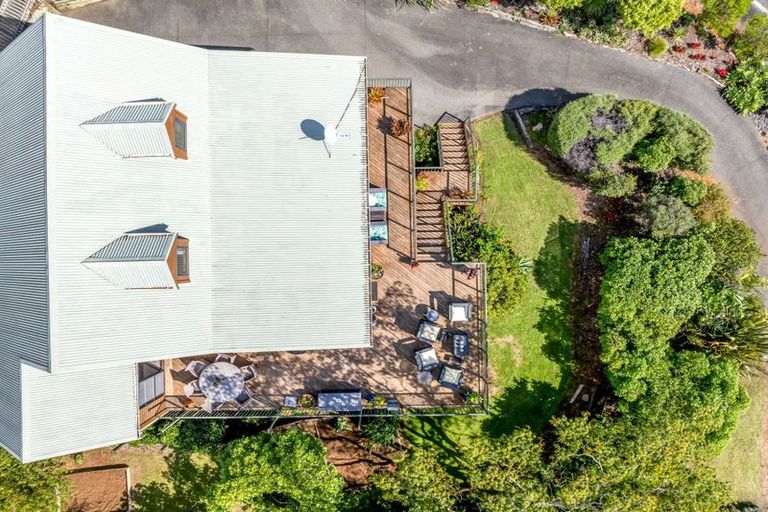 Photo of property in 18 Bay View Road, Cable Bay, 0420