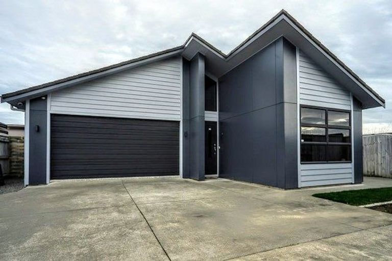 Photo of property in 31a Rosalie Terrace, Kelvin Grove, Palmerston North, 4414