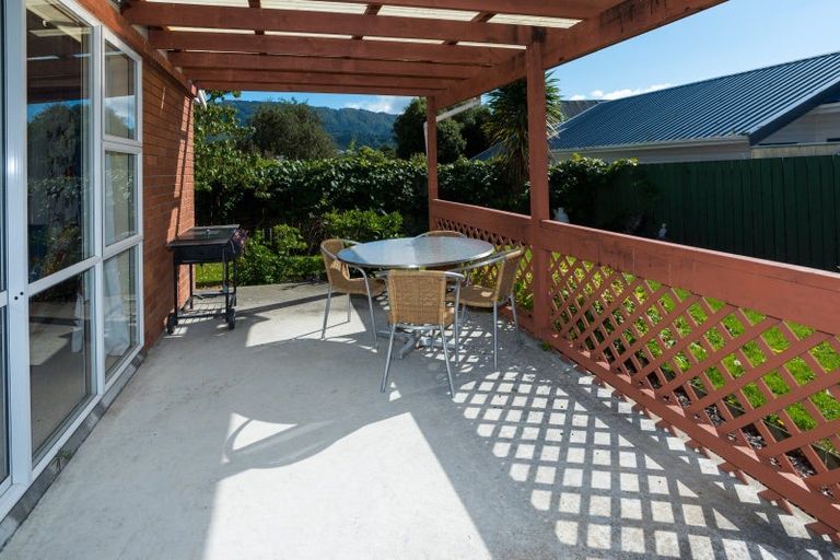 Photo of property in 1b Canterbury Street, Picton, 7220