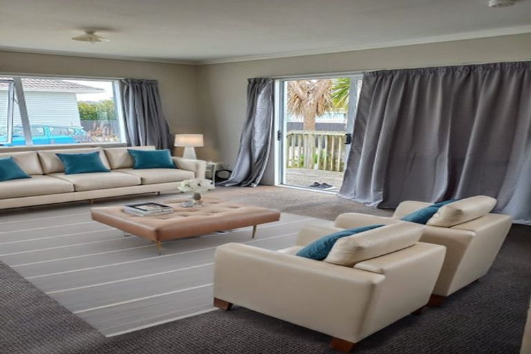 Photo of property in 47 Fairclough Road, Beach Haven, Auckland, 0626