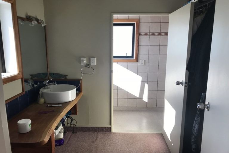 Photo of property in 8 Brenton Place, Whangamata, 3691