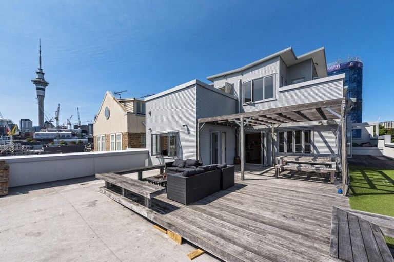 Photo of property in 33 Sale Street, Cockle Bay, Auckland, 2014