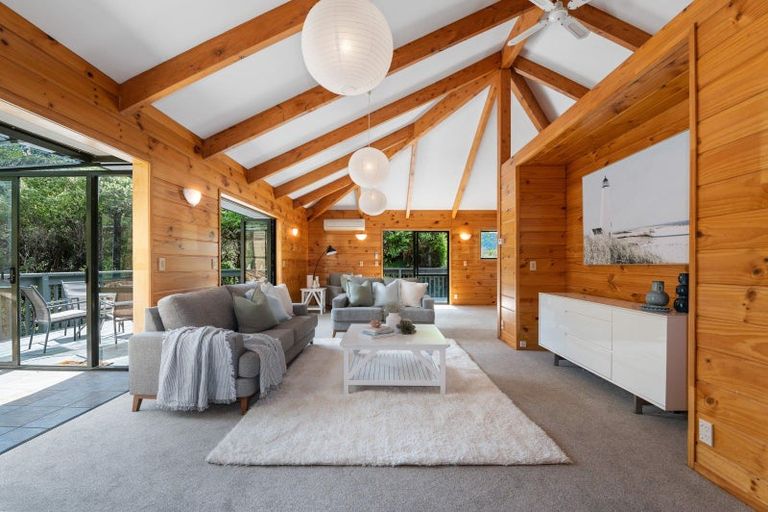 Photo of property in 4 Steep Street, Lake Okareka, Rotorua, 3076