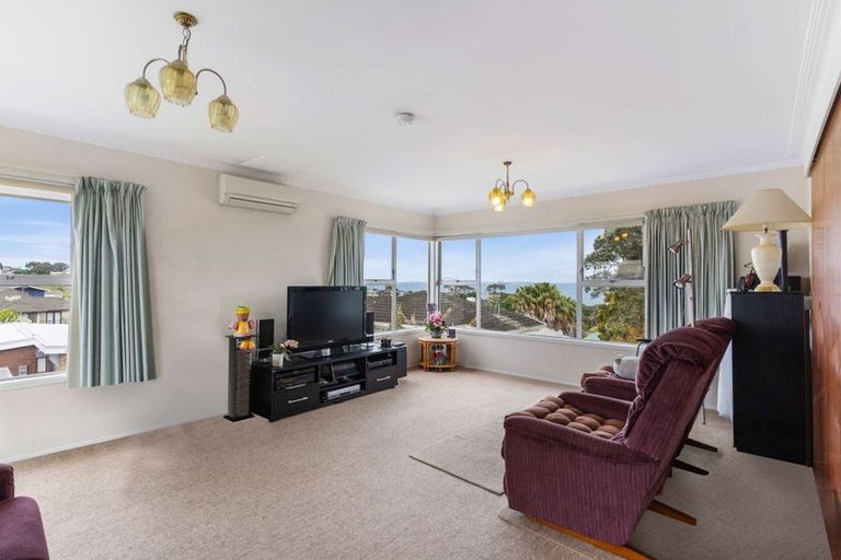 Photo of property in 17 Toroa Street, Torbay, Auckland, 0630