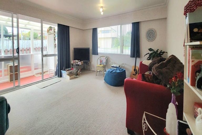 Photo of property in 35 Western Road, Bellevue, Tauranga, 3110