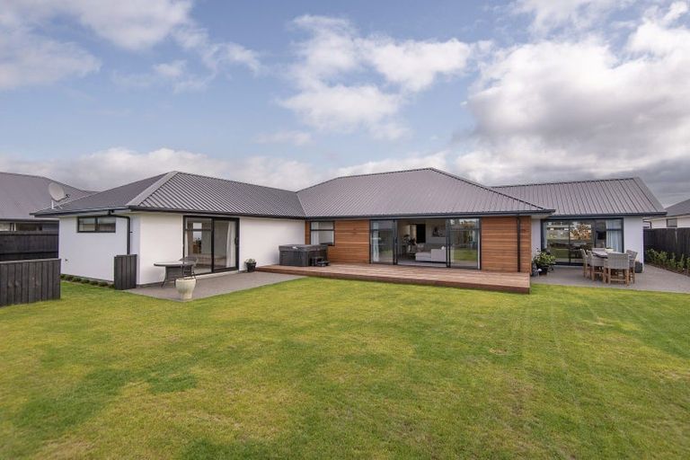 Photo of property in 21 Suffolk Drive, Kirwee, 7571