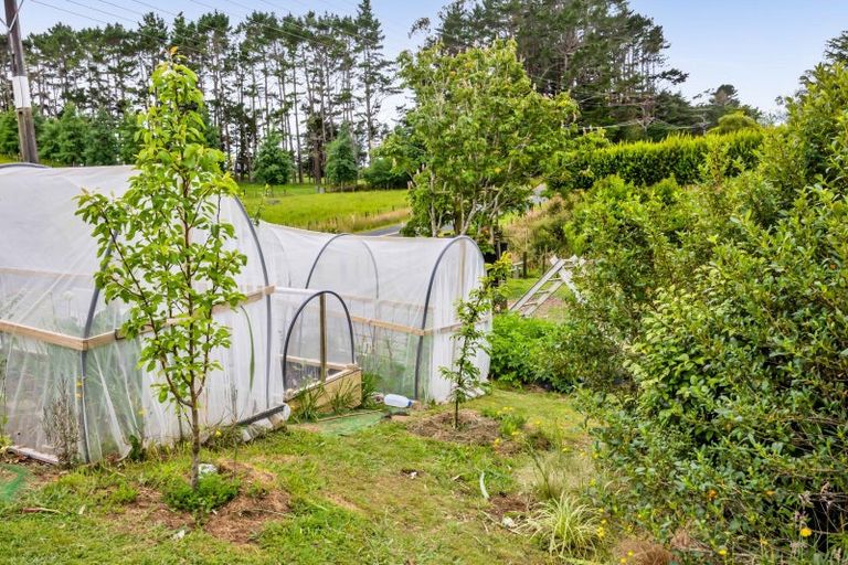 Photo of property in 20 Dudley Road Lower, Inglewood, 4386