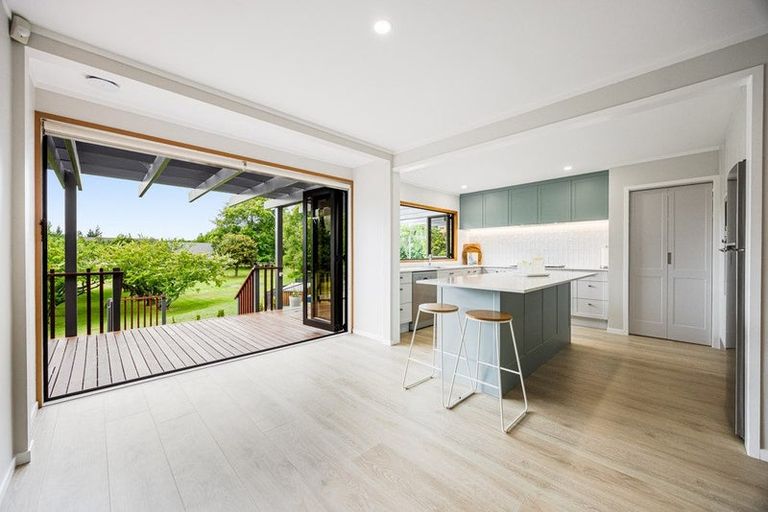 Photo of property in 132 Taupaki Road, Taupaki, Henderson, 0782