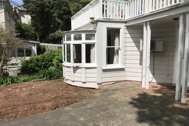 Photo of property in 56 Kelburn Parade, Kelburn, Wellington, 6012