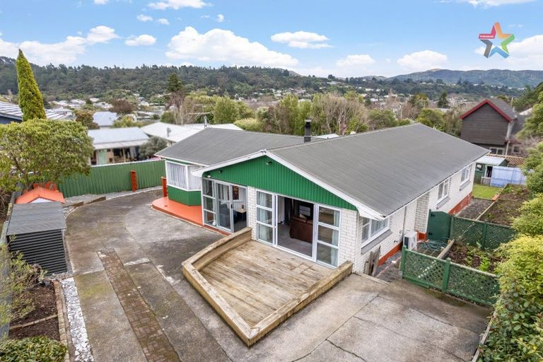 Photo of property in 60 Kairimu Street, Stokes Valley, Lower Hutt, 5019