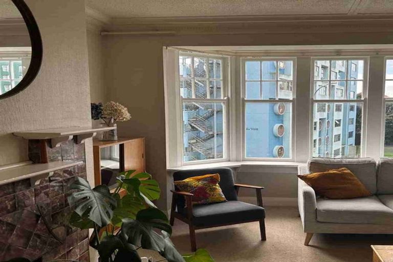 Photo of property in Pukehinau Flats, 4/1 Brooklyn Road, Mount Cook, Wellington, 6011