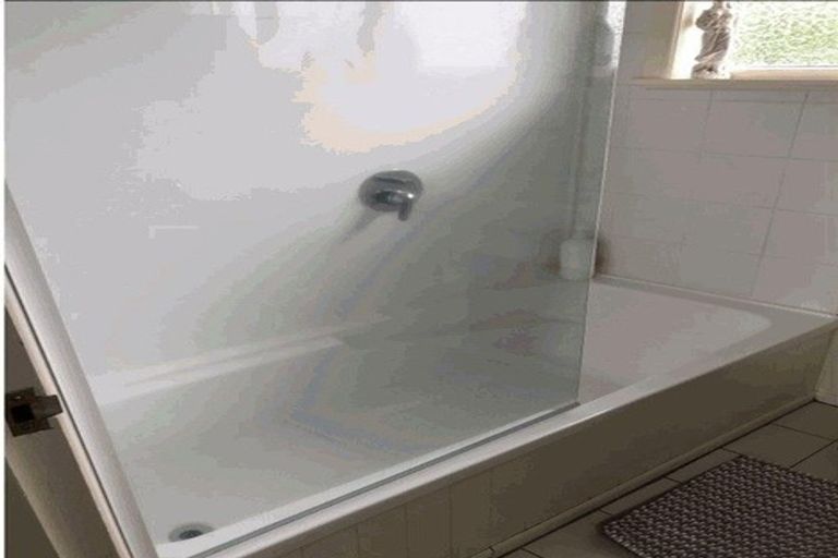 Photo of property in 43 Wharf Road, Te Atatu Peninsula, Auckland, 0610