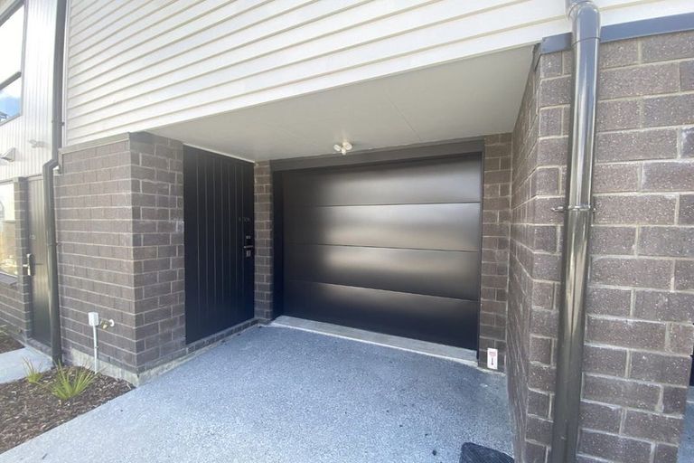 Photo of property in 8/3234 Great North Road, New Lynn, Auckland, 0600