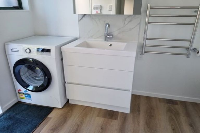 Photo of property in 1/80 Sunnyside Road, Sunnyvale, Auckland, 0612