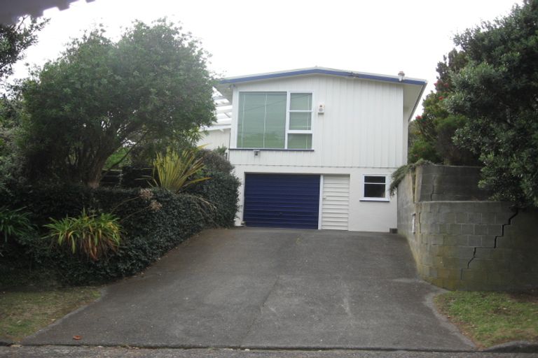 Photo of property in 5 Whareroa Road, Raumati South, Paraparaumu, 5032