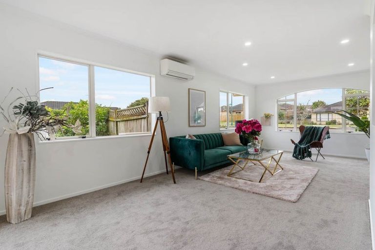 Photo of property in 3 Villino Place, Randwick Park, Auckland, 2105