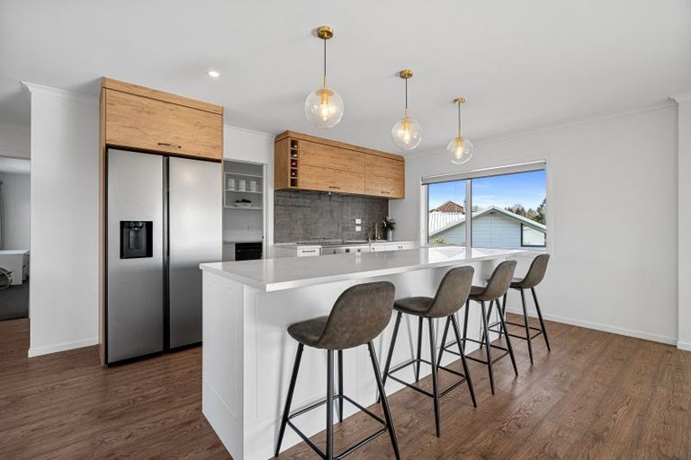 Photo of property in 61 Links View Drive, Omokoroa, 3114