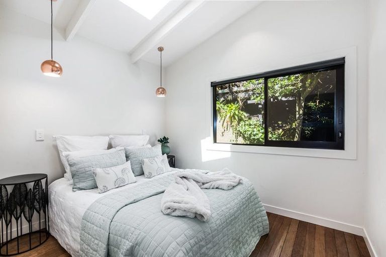 Photo of property in 725 Marine Drive, Eastbourne, Lower Hutt, 5013