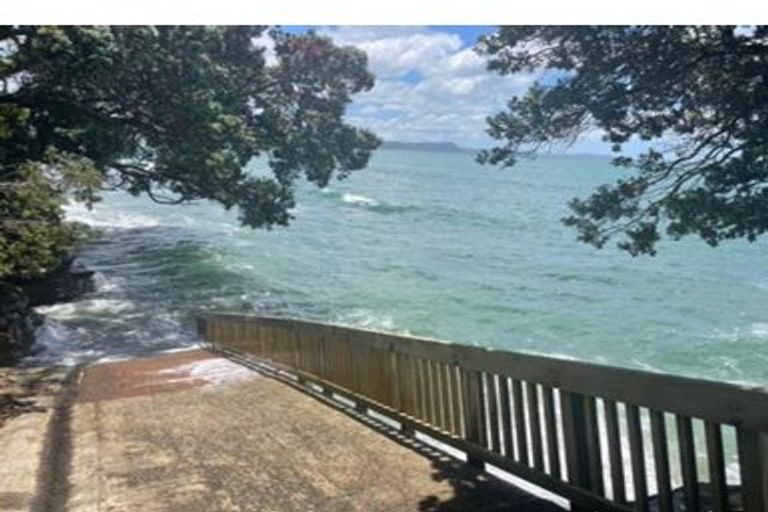 Photo of property in 30 Whale Cove, Stanmore Bay, Whangaparaoa, 0932