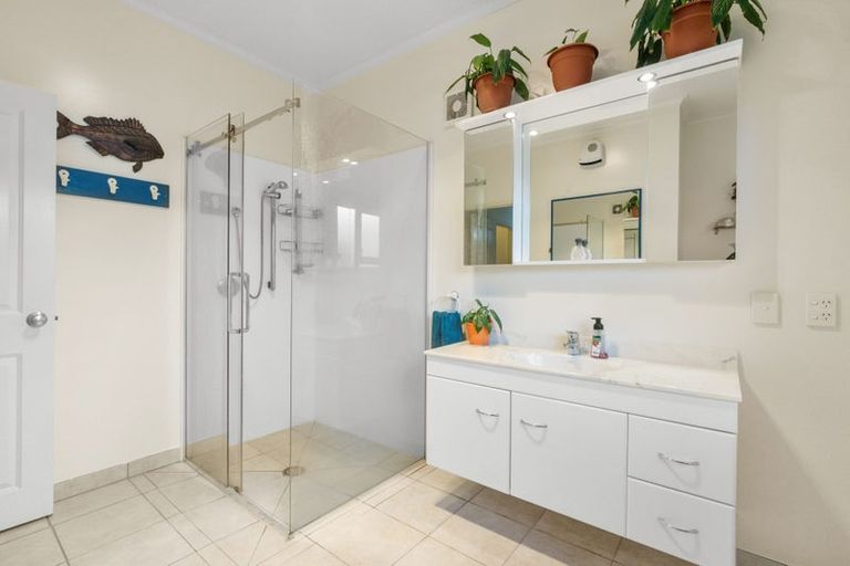 Photo of property in 6 Hillcrest Lane, Levin, 5510