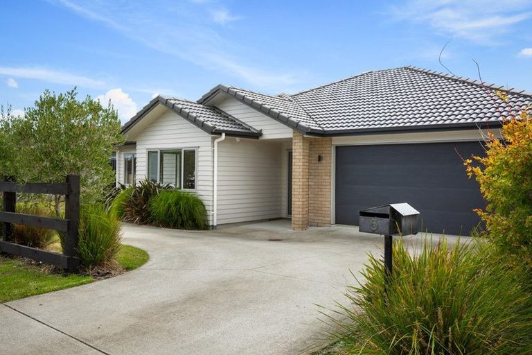 Photo of property in 5 Raymond Grace Avenue, Huapai, Kumeu, 0810