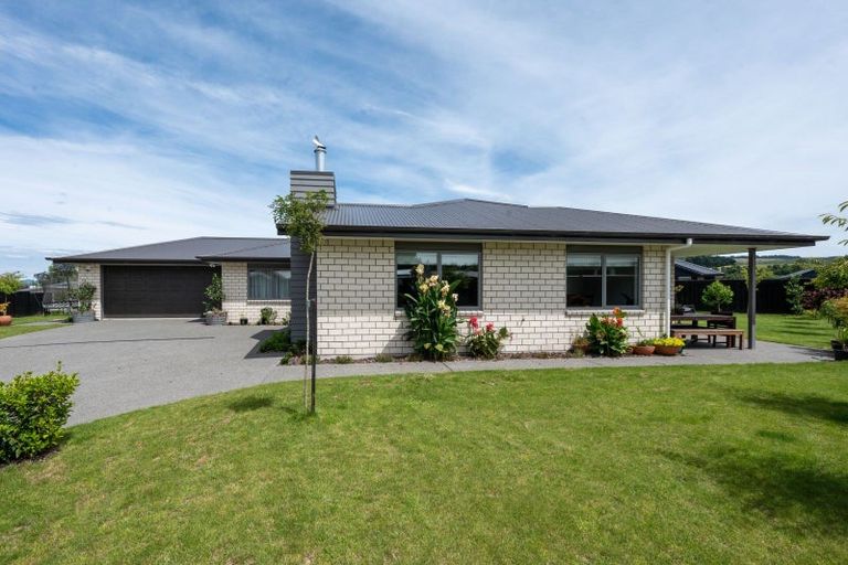 Photo of property in 8 Larches Lane, Kinloch, Taupo, 3377